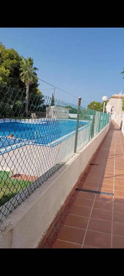 Apartamento Bajo Con Terraza Y Piscina Torrevieja Exterior foto